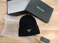 Zenska kapa Prada