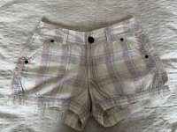 Bijele hlačice na pruge (karirane)