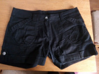Crne kratke hlačice, 40