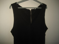 CRNA  MAJICA BLUZA VEL. 38 - NOVO