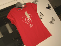 CRVENA MAJICA VEL. M - NOVO