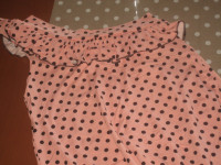 MAJICA NA TOČKICE NA JEDNO RAME VEL.40 NOVO