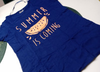 PLAVA MAJICA S NATPISOM VEL. S - NOVO