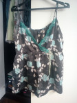 Svilena cvjetna majica na bretele