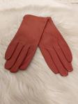 Crvene kožne rukavice