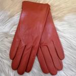Crvene kožne rukavice