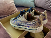 Buberry tenisice s platnenim iscrtanim Burberry reljefom! PRILIKA!!