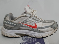 NIKE INITIATOR  42   27cm