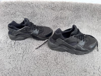 NIKE Zenske Tenisice vel.37,5