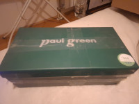 Paul green bijele lakirane tenisice, broj 38. Nikad korištene.