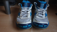 Tenisice mizuno wave bolt broj 40 moguč dogovor