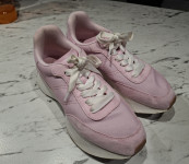 Nove tenisice vel 40