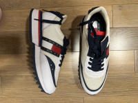 Tommy Hilfigher novo 42