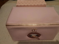 Charlotte Tilbury kozmetička torbica