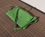 Mala ženska torbica zelene boje