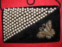 Torbica ž. umjetne perle, crni pliš, 20 x 13 cm LEX8