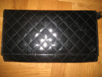 CRNA LAKOVANA TORBA - NOVO