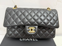 Chanel Classic Flap torbica, M - Novo