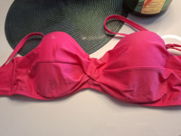 ROZA GORNJI DIO KUPAĆEG KOSTIMA vel.M - NOVO