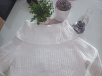 BIJELI PULOVER VEL. 40/42 NOVO