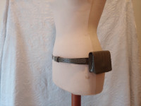 Ženski remen 100 cm s malom torbicom 10x10 cm Sinsay