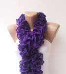 Prodajem spiralni fancy šal ručno izrađen - ljubičasti šatirani