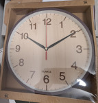 Ljubičasti zidni sat