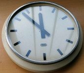 Veliki zidni sat Siemens 1953 kolodvor sala na baterije