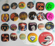 23 Bedža u kompletu iz 80ih / 90ih