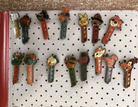 PEZ ZNAČKE - KOMPLET OD 15 KOMADA