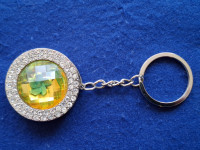 Privjesak - Kvačica. Cvijet u epoks smoli sa cirkonima. Mob