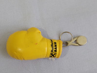 PRIVJESAK. Raiffeisen Bank. Boks rukavica-Žuta. Mob