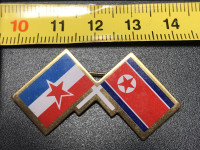 sa susreta jugos.-korejskih komunist,delegacija:zastave SFRJ+DR Koreja