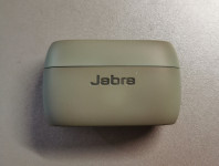 Jabra Elite 75t - kutija i jedna slušalica