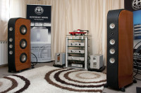 Unison Research / Opera Loudspeakers MALIBRAN samostojeći zvučnici