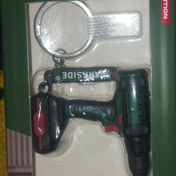 PARKSIDE® PRIVJESAK za KLJUCEVE- DIZAJNA AKU BUSILICE 20V FAN EDITION♤