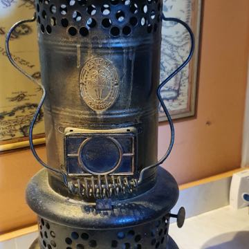 STARA AUSTRIJSKA PEĆ ANTIKVITET  IZUZETNO POVOLJNO