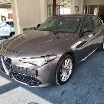 ALFA GIULIA Q4 VELOCE 2.2 JTDM AUTOMATIK KAMERA RADAR KOŽA F1 KEYLESS