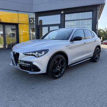 Alfa Romeo Stelvio Competizione, sportska sjedala, LED svjetla
