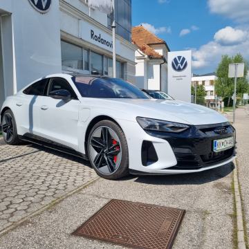 Audi e-tron GT RS quattro 440kW  Masaža. B O. Matrix