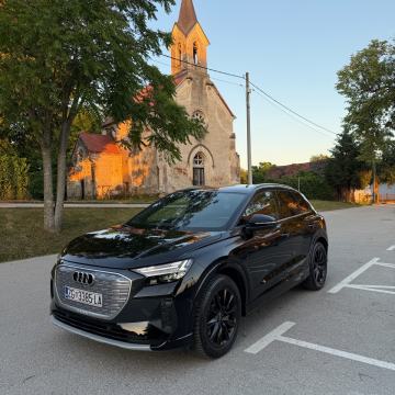 AUDI Q4 40 E-TRON,VIRTUAL,ACC,LED,GARANCIJA