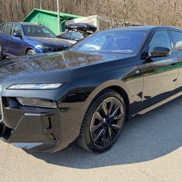 BMW 740d xDrive,M-PAKET,PANO,B&W,SOFT CLOSE,ADAPTIVE LED,HUD,U PDV-U!