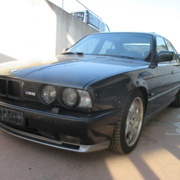 BMW e34 M5