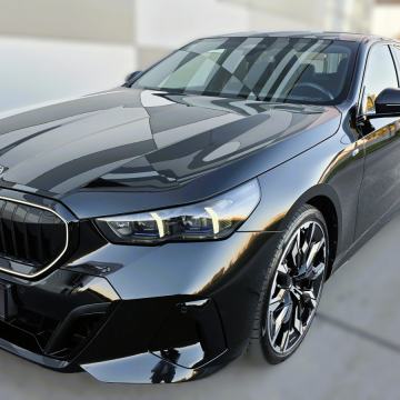 BMW serija 5 520d"M PAKET"ICONIC"PANORAMA"360"21"PDV"JAMSTO 2029"
