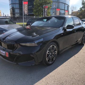 BMW serija 5 520d M-Sport PRO-ICONIC NOVO Full oprema, samo 6.800 km