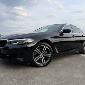 BMW serija 5 SPORT XD(4x4)520d automatik,MODEL 2023g,KOŽA,VIRTUAL,NAVI