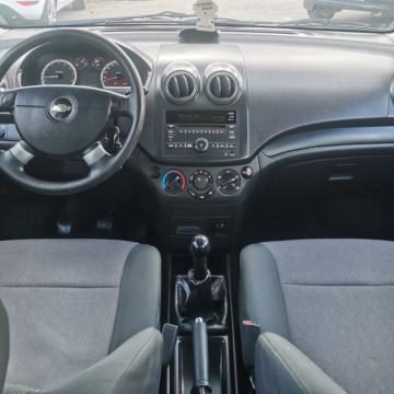 Chevrolet Aveo 1,2 registriran, klima, novi akumulator.