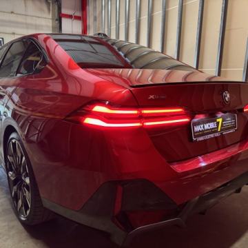 IMA SVE! BMW 550eM 489ks-4x4+Zaokretni zadnji kotaci-2025,PANORAMA,,,,