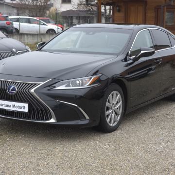 Lexus ES 300h Hybrid * 160kWt  *  Executive  *