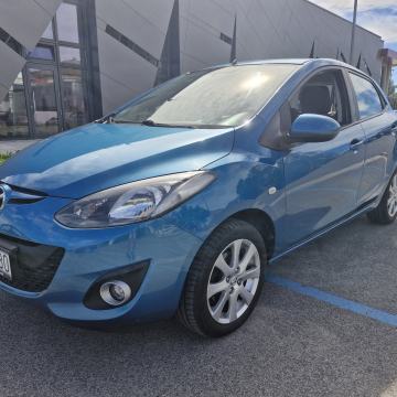 MAZDA 2 1,3 i CE PRO,JAMSTVO 1.GOD, KLIMA, ALU,GRIJANJE SJEDALA
